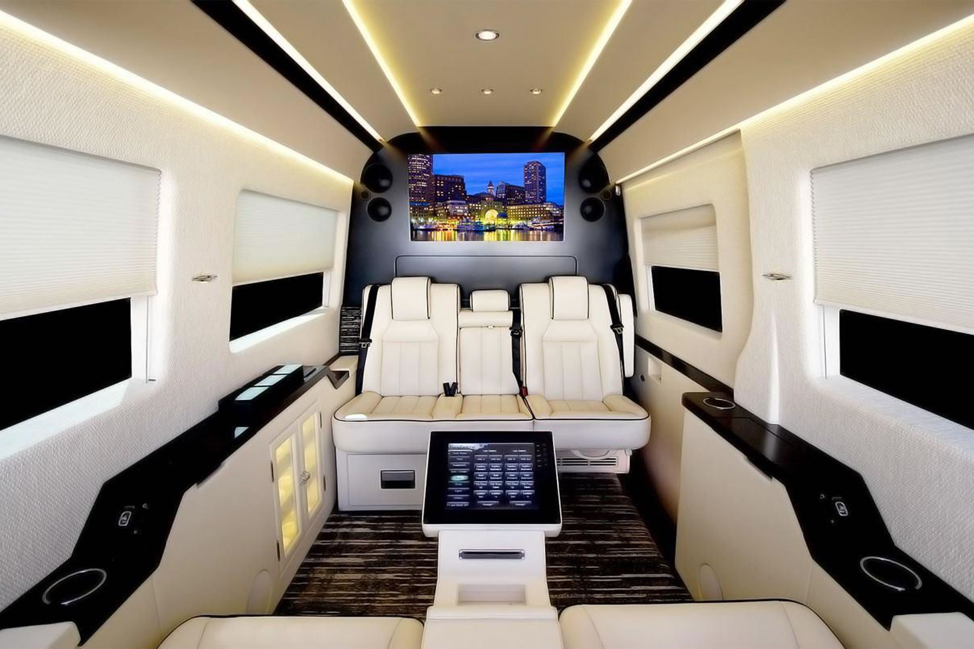 Are Limos Still Popular? Modern Luxury Transportation